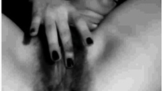 nice body girl fingering her pussy on webcam